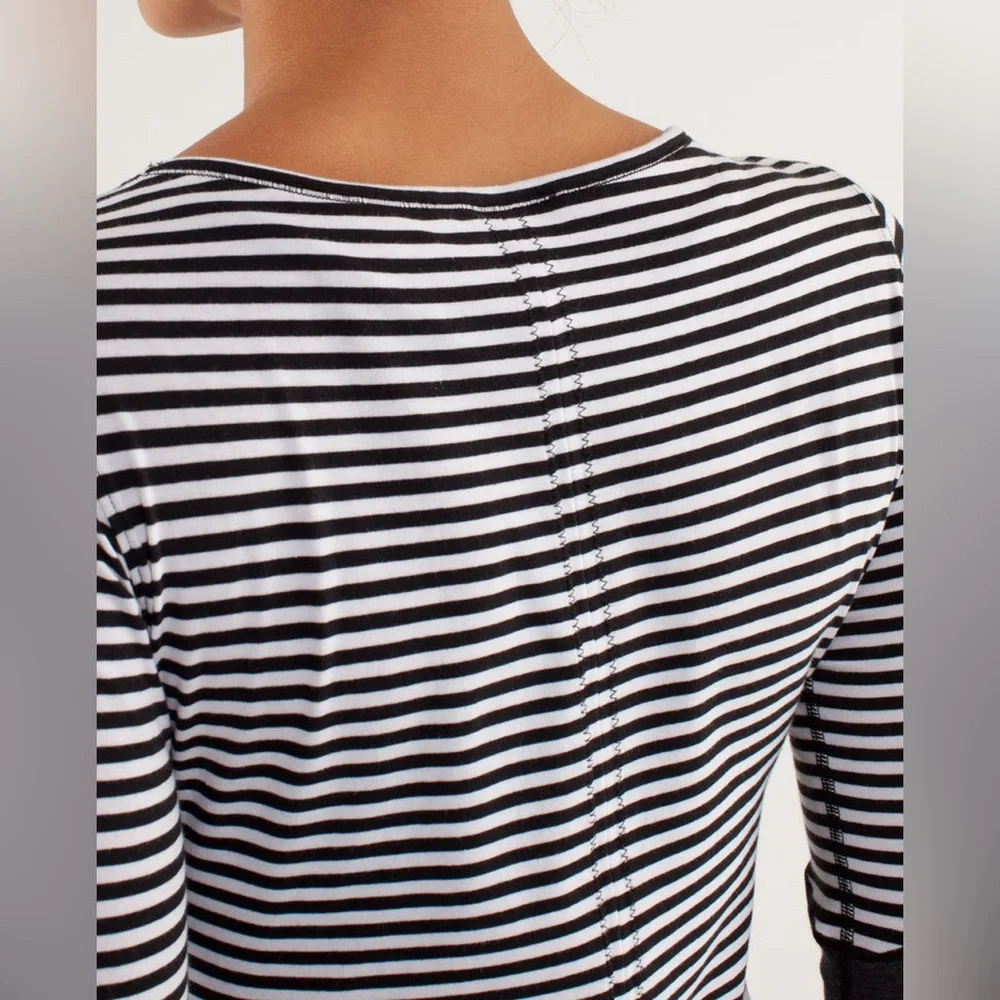 Lululemon Devotion Long Sleeve Tee Activewear Yoga Workout Stripes Stretchy Gym